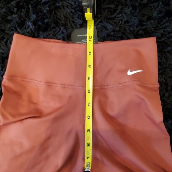 NWT Nike One Tight Fit  Mid Rise Dry Fit Technology Size XS - Picture 10 of 11